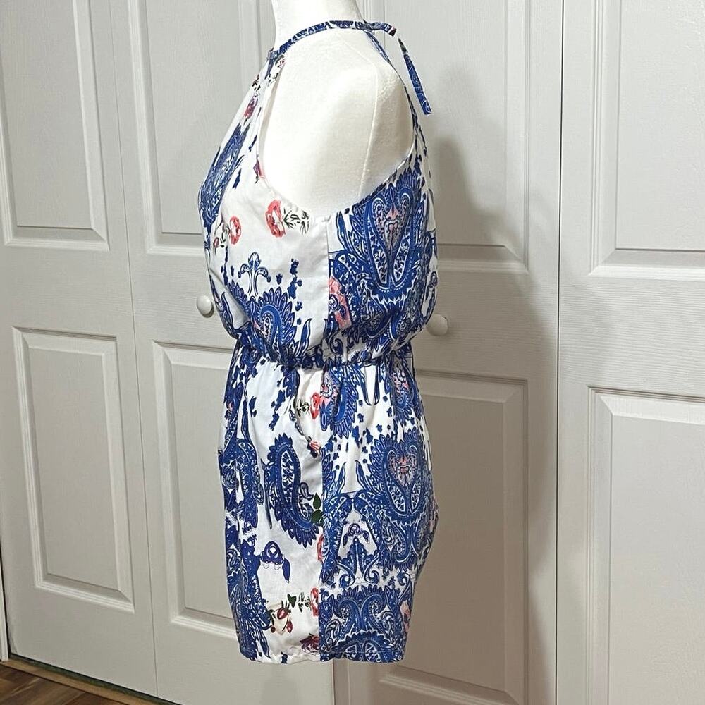 FuGui.xing sunsuit Size M short jumper. Floral design. Cold shoulder sleeveless - Picture 2 of 5